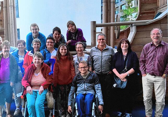Voller Stolz präsentierte diese Singener Gruppe 2019 beim Hamburger Ärztekongress das Caritas-Konzept „Händel mein Handicap ...