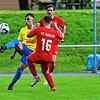 Redon Ismajli (in Gelb) vom FC Singen hat es in unsere Top-Auswahl geschafft.