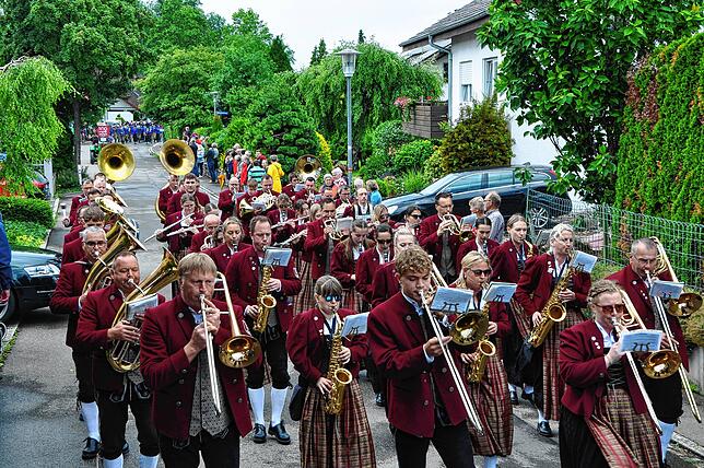 Bild 22: Der Musikverein Riedheim veranstaltet den Pfingstmusikfest Jubiläumszug – das sind die besten Bilder