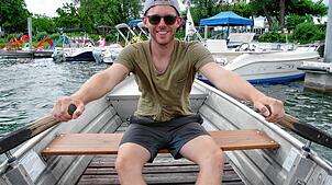 Felix Lang aus Horn ist der neue Pächter vom Bootsverleih Radolfzell. Für Touristen und Einheimische hält er Ruder- und Tretboote sowie ...