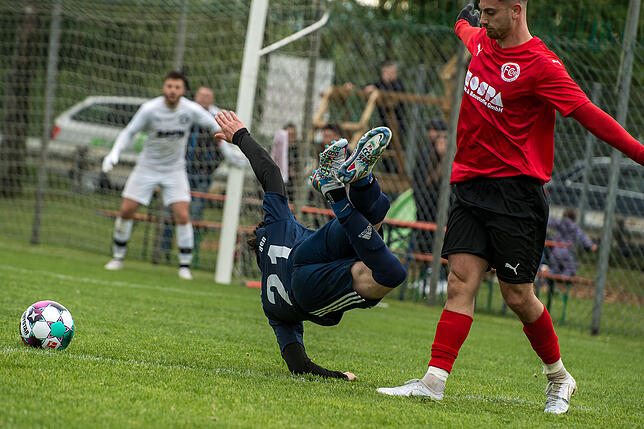 Bild 12: FC 08 Bad Säckingen feiert glücklichen 2:0-Derbysieg beim SV Obersäckingen &ndash; und wir haben Bilder!