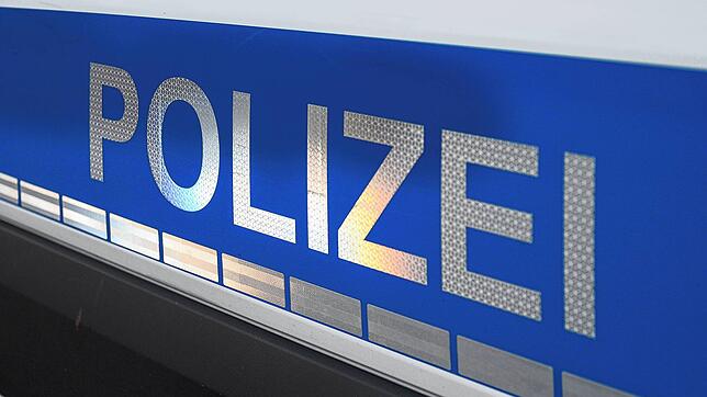 Symbolbild: Am Samstagnachmittag war die Polizei bei einem Verkehrsunfall auf der B27 im Einsatz.