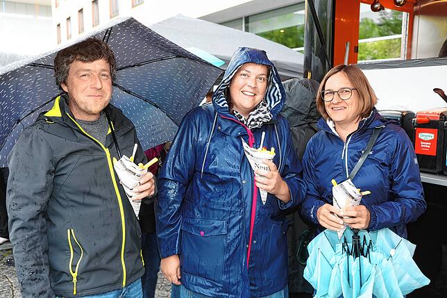 Bild 24: Gute Stimmung bei Regen auf dem Hohentwielfestival