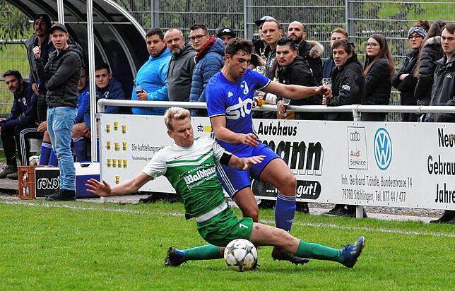 Bild 1: FC Weizen gewinnt gegen den SV Waldhaus im Spitzenspiel mit 1:0 &ndash; und wir haben die Bilder!