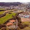 Diese Aufnahme zeigt einen Blick vom Umspannwerk Tiengen (unterer Bildrand) auf das TCG-Sportgelände und auf Gurtweil. Laut gut ...