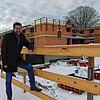 Ralph Gerster freut sich über den Fortschritt auf der Baustelle der Seniorenwohnanlage am Voglerhof. Für ihn eines der wichtigsten ...
