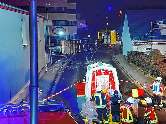 In Zizenhausen ist am Montagabend ein Unfall mit einem Gefahrguttransport geschehen.