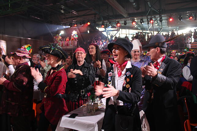 Bild 17: Fasnacht in Stockach: Narrengericht 2025 – Zuschauer feiern mit tollen Bildern!
