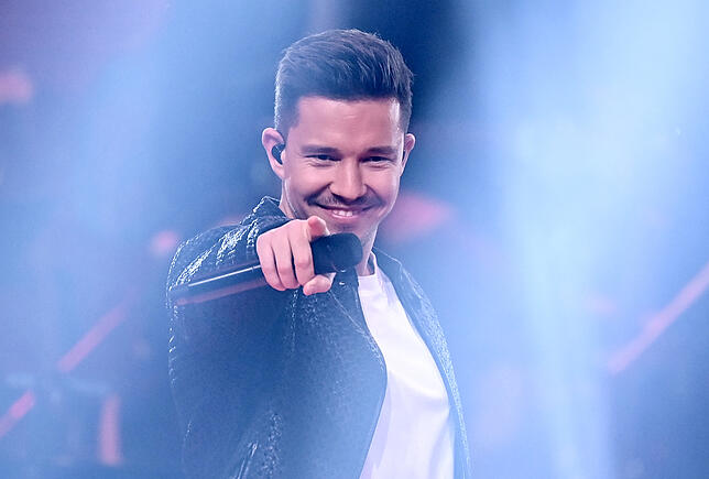 Nico Santos, mal nicht als Juror, sondern selbst als Star des Abends: Am Donnerstag, 26. Mai, ist der deutsche Sänger zu Gast in Markdorf.
