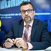 Stefan Pfeiffer, Leiter der Verkehrspolizei Feucht, spricht bei einer Pressekonferenz der Deutschen Polizeigewerkschaft. Der ...
