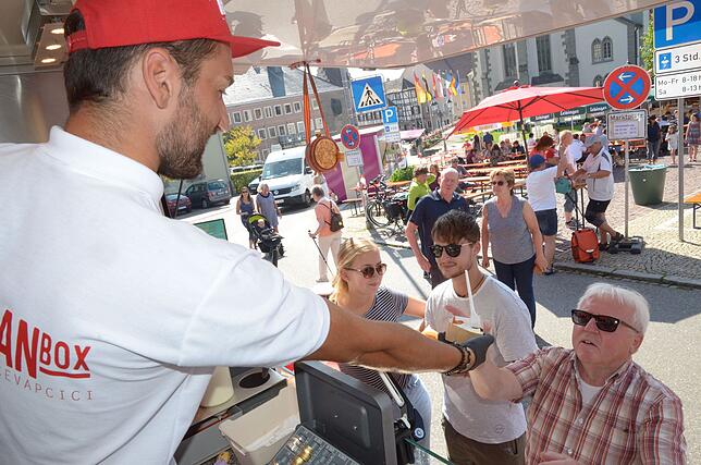 Bild 38: Bilder vom Markdorfer &bdquo;Street-Food-Markt&ldquo; auf dem Marktplatz