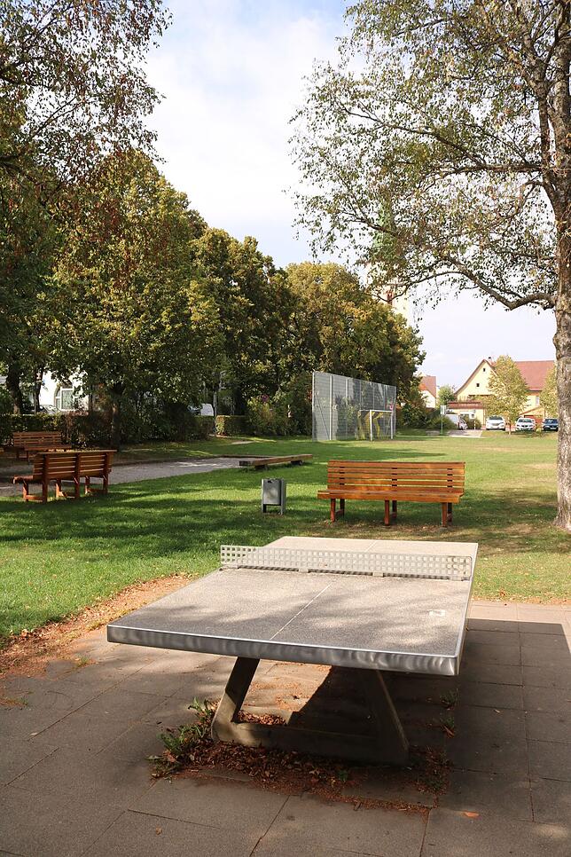 Soll der Spielplatz "Schari" im Sommer über 20 Uhr hinaus geöffnet sein? Nutzerwünsche finden den Weg an den Ratstisch, die ...