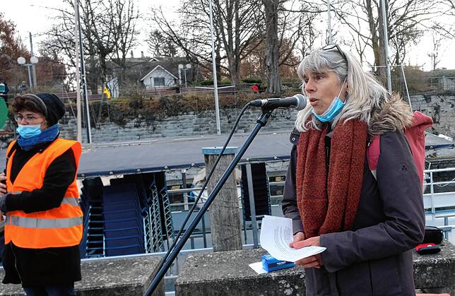 „Den Verzagten Mut machen und Kraft spenden, um dem Impfdruck standzuhalten“, nannte Ruth Meishammer als Ziel der Demonstration.