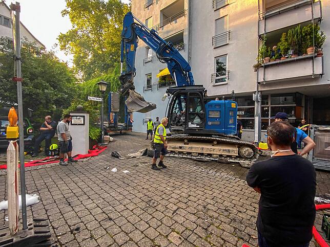 Bild 11: Nach dem Großbrand in Konstanz: Der Einsatz geht in seine zweite Nacht
