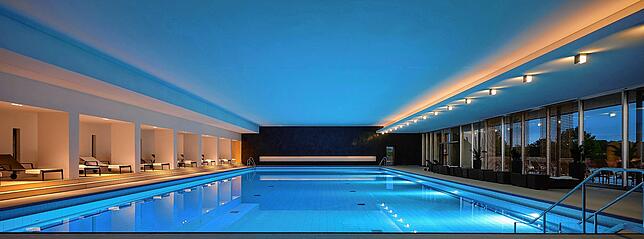 Der Pool im Innenbereich sowie der Spa-Bereich können wieder geöffnet werden. Einziger Wermutstropfen ist: Der Inifinity-Pool im ...