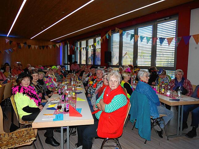 Sehr gut besucht war die Birndorfer Seniorenfastnacht, bei der die Besucher einen unterhaltsamen Nachmittag erlebten.
