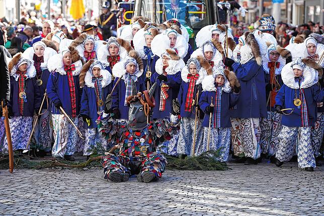 Bild 18: Warum der Fasnet-Umzug in Villingen jedes Jahr Groß und Klein fasziniert – Entdecke die Highlights!