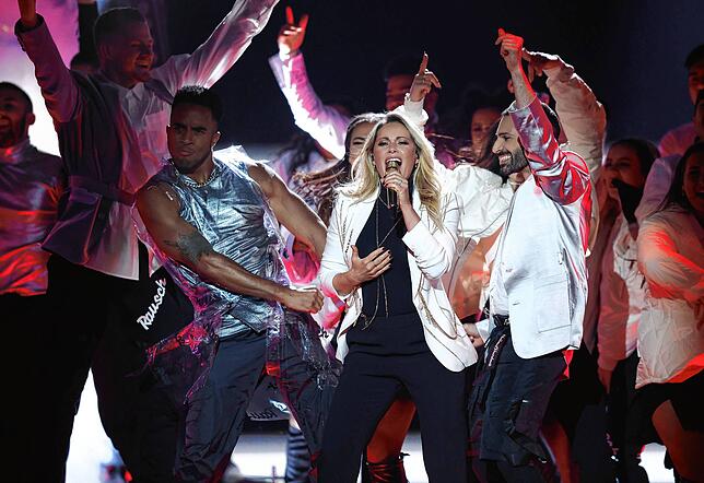 Diese Bühne schlägt keiner aus: Helene Fischer tritt in der großen Jubiläumsshow &bdquo;Wetten, dass..?&ldquo; auf. (Bild vom 06. ...