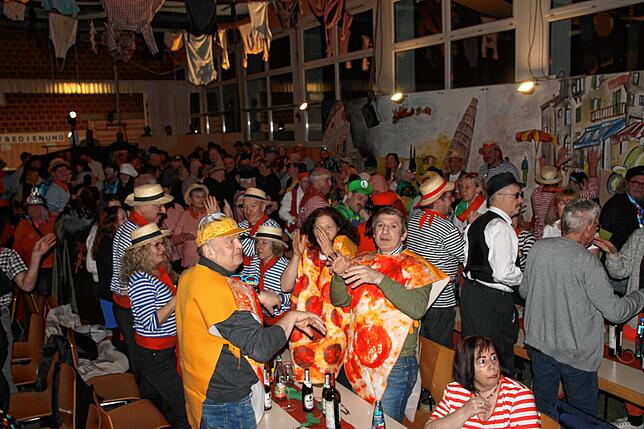 Bild 4: Bilder der Leiterbachpiraten Oberalpfen: So unvergesslich waren die Showabende!