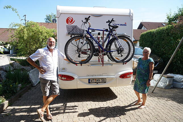 Karlheinz und Margreth May nehmen immer ihre Fahrräder mit auf die Wohnmobil-Reise. So sind sie überall mobil.