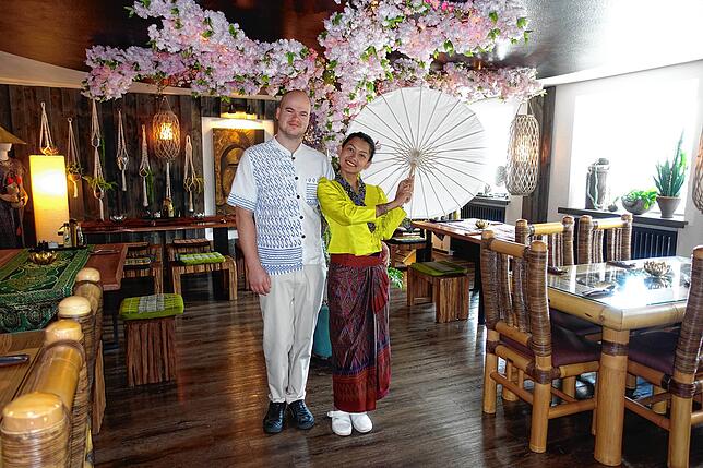 Sie haben die beste Bewertung aller Restaurants im Landkreis: Jakob und Jarya Hinz in ihrem Restaurant „Hong Thai“ in Schwaningen.