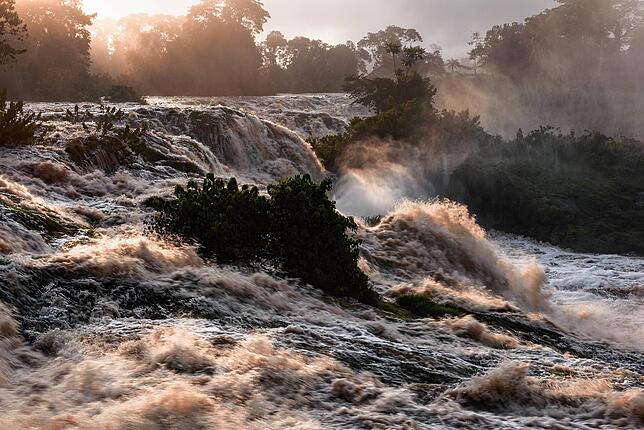 Die Wasserfälle im Ivindo-Nationalpark in Gabun zählen zu den spektakulärsten und größten in Zentralafrika. Nach langanhaltenden ...
