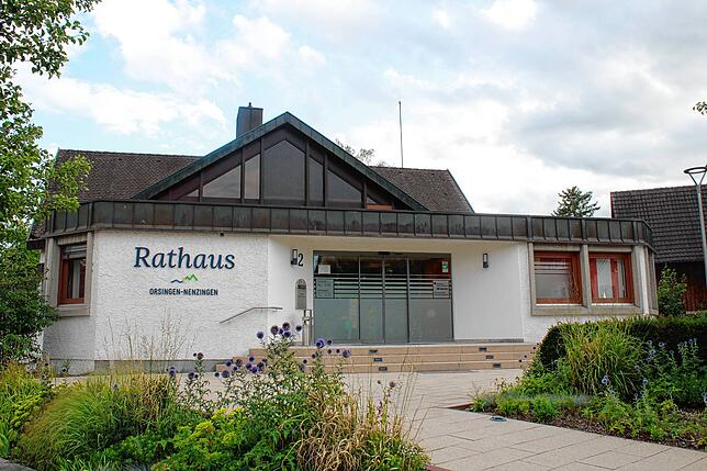 Bürgermeister Stefan Keil hat sein Büro im Rathaus Nenzingen. Auch die übrigen Mitarbeiter der Verwaltung arbeiten hier.