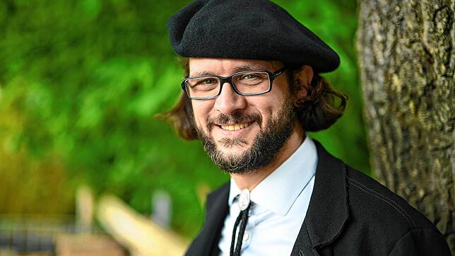 ARCHIV – 18.08.2021, Baden-Württemberg, Weilen unter den Rinnen: Johannes Kretschmann (Bündnis 90/Die Grünen), Sohn des ...