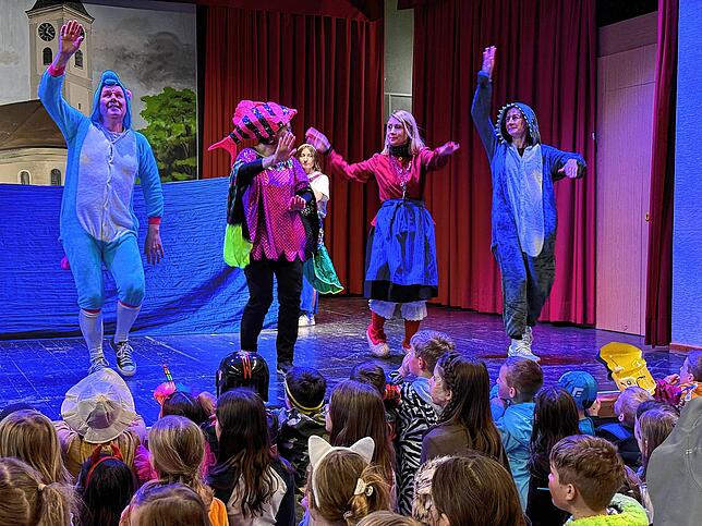 Bild 8: Fischbacher Schule am „Schmotzigen“: Fasnacht in Bildern – Die besten Momentaufnahmen!