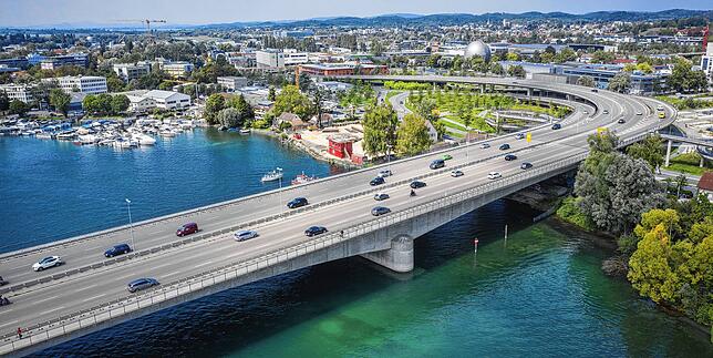 Hier wurden im vergangenen Jahr die meisten Autofahrer geblitzt: Die Neue Rheinbrücke zwischen Deutschland und der Schweiz.