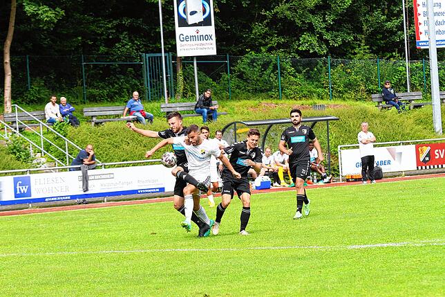 Bild 3: SV 08 Laufenburg gewinnt nach turbulentem Start mit 5:0 gegen den VfR Hausen &ndash; und wir haben Bilder!