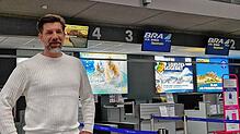 Tomislav Lang, Gründer des Start-ups FlyV, am Bodensee-Airport in Friedrichshafen.