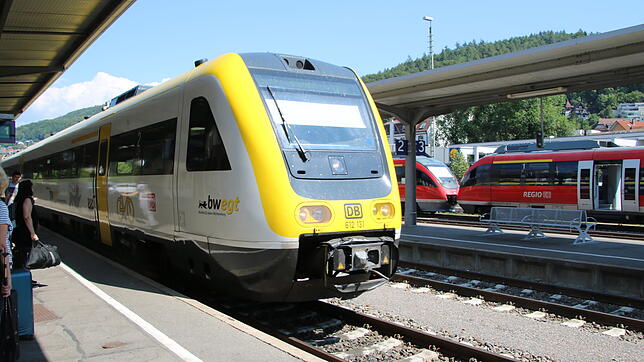 Trotz Mängel und dem höheren Alter kommen die Triebwagen des Typs VT 612 auf der Strecke zwischen Ulm – Basel zum Einsatz.