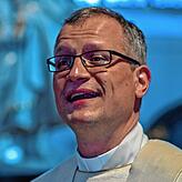 Dekan Stefan Schmid freut sich außerordentlich darüber, dass das renovierte Gotteshaus wieder für Besucher offensteht.