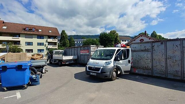 Seit der Einführung der Blauen Tonne vor zehn Jahren ist das Altpapiersammeln für die Vereine ein schwieriges Geschäft geworden. Es gibt ...