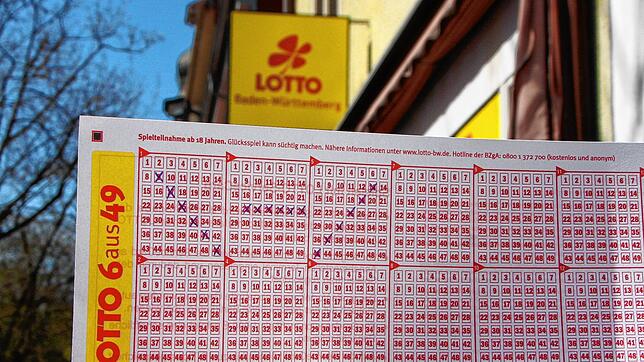 Viele tippen beim Lotto spezielle Zahlenreihen oder Muster. Auch in der Annahmestelle in der Wallgutstraße in Konstanz, die auf dem Bild ...