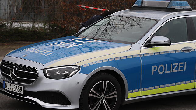 Die Polizei hat einen Hinweis auf den Unfallverursacher. (Symbolbild)