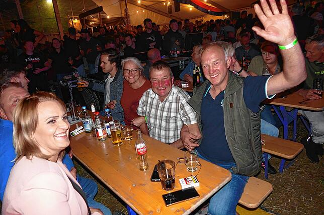 Bild 2: Bergfest in Fürstenberg: Ob8Blech bringt am Samstag die Besucher in Stimmung