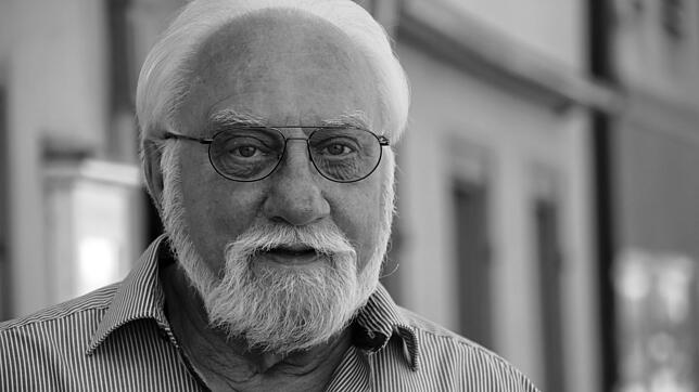 Heinz Küster ist im Alter von 74 Jahren überraschend gestorben.