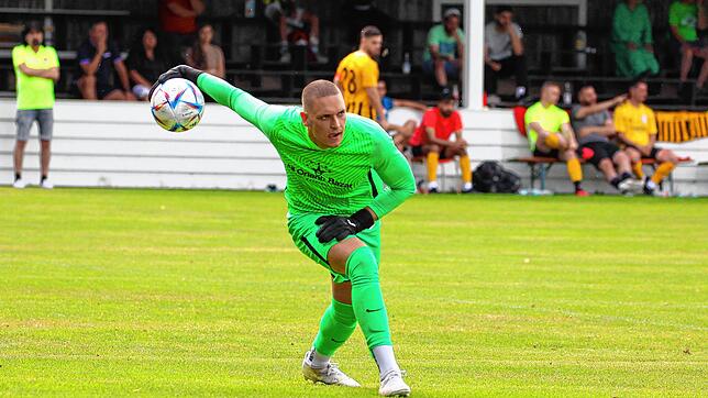 An Torhüter Rene Bissinger lag es wahrlich nicht, dass der Türk. SV Konstanz 1:3 beim SC Gottmadingen-Bietingen verlor.