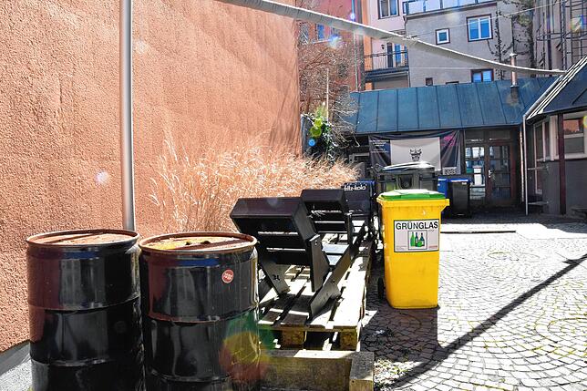 Der Außenbereich zeigt es: Das Lokal Unvergleichbar ist verwaist.