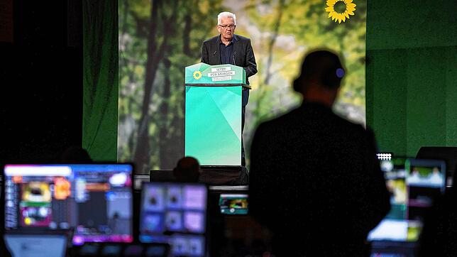 Winfried Kretschmann (Bündnis 90/Die Grünen), Ministerpräsident von Baden-Württemberg, spricht auf dem Online-Parteitag von Bündnis ...
