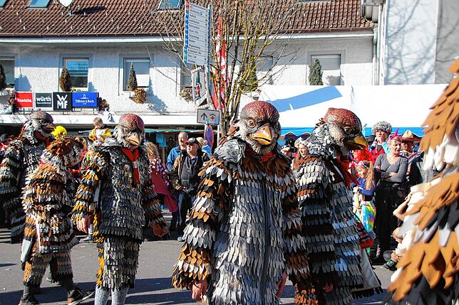Bild 23: Bilder vom närrischen Treiben beim Treffen der Narren am Fasnachtsmontag in Stühlingen (Teil 2)