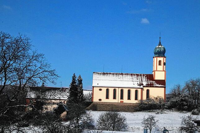 Die Pfarrei von Degernau ist sehr alt. Die Bergkirche Maria Himmelfahrt ist nicht die erste Kirche, die dort Geschichte schreibt.