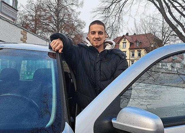 Er hat die Lizenz zum Fahren in der Tasche: Moritz Menath aus Villingen hat die Prüfungen erfolgreich bestanden und ist seitdem mit dem ...