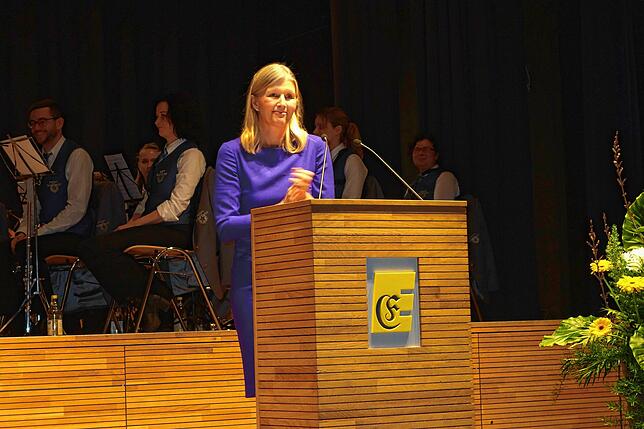 Die Bundestagsabgeordnete der FDP, Ann-Veruschka Jurisch, motivierte in ihrer Festrede dazu, den Fortschritt zu wagen und optimistisch ...