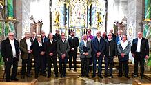 Der Männergesangsverein Frohsinn Obereschach beim Festgottesdienst anlässlich seines 125-jährigen Vereinsbestehens in der Kirche St. ...