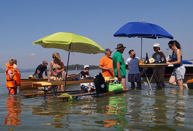 Bild 12: Ein Picknick im Bodensee: Willkommen auf der Sandbank zwischen Reichenau und Mettnau!