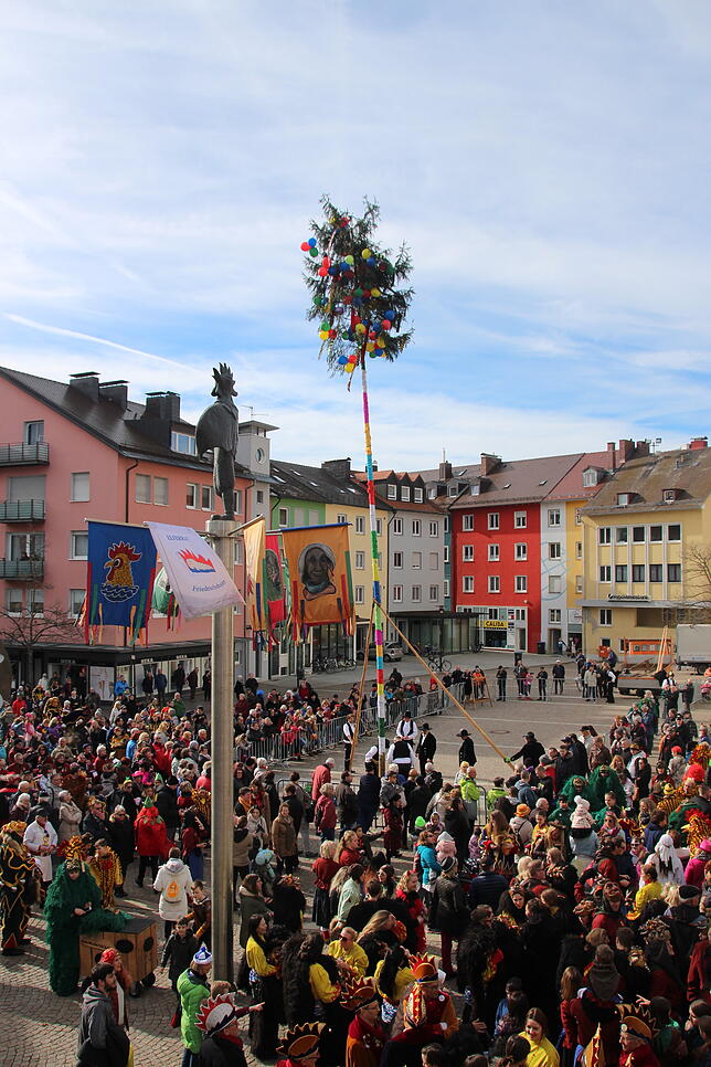 Bild 27: Alle Macht den Narren: Alle Bilder vom Rathaussturm in Friedrichshafen (2)