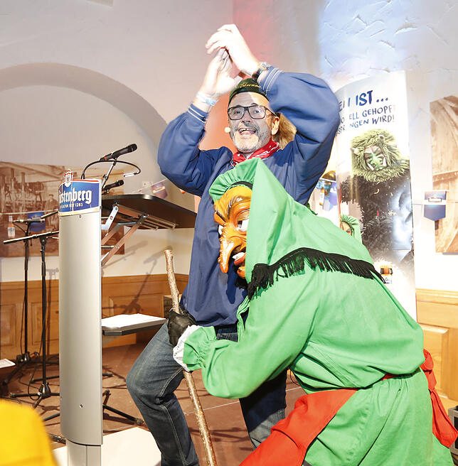 Bild 12: Fürstenberg Brauerei: Hunderte Narren feiern mit dem neuen Fasnetbier